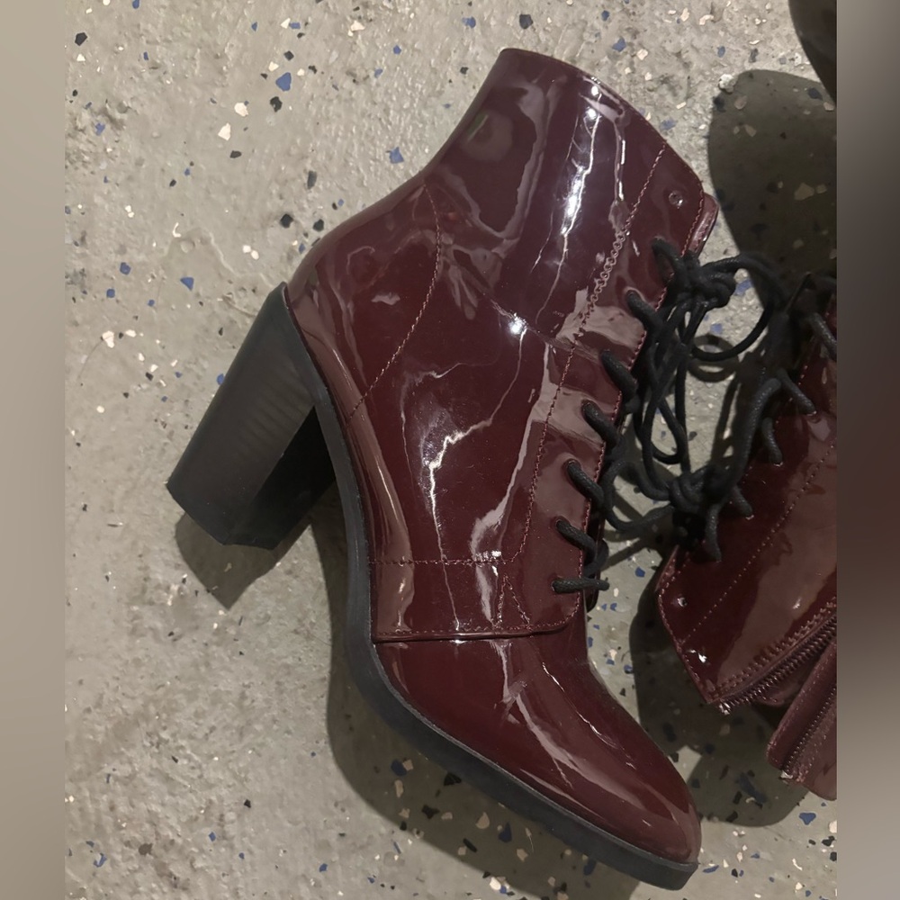 Women's Burgundy heeled Boots